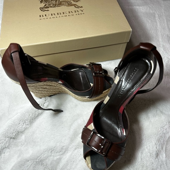 Authentic Burberry Wedged Heels - Picture 6 of 16